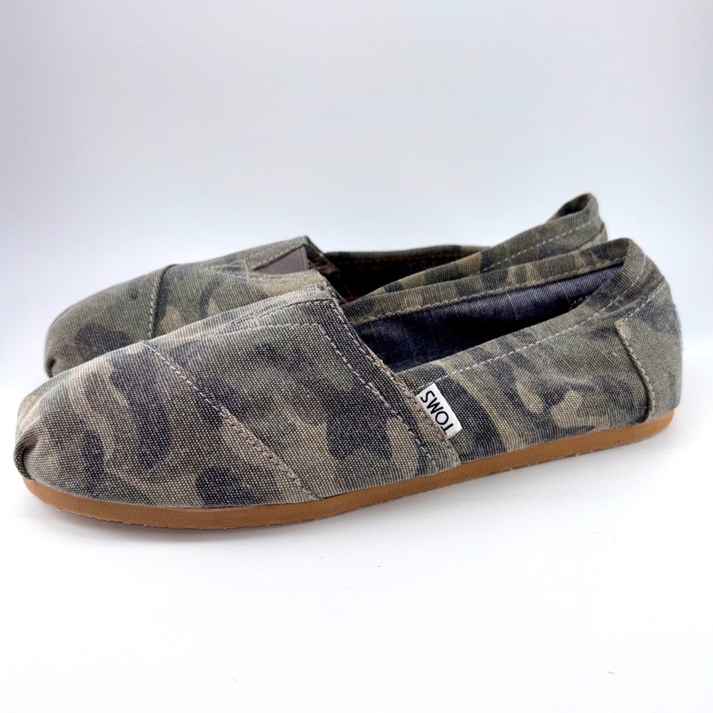 TOMS Mens 9 Women’s 10.5 Canvas Camouflage Slip-On Shoes